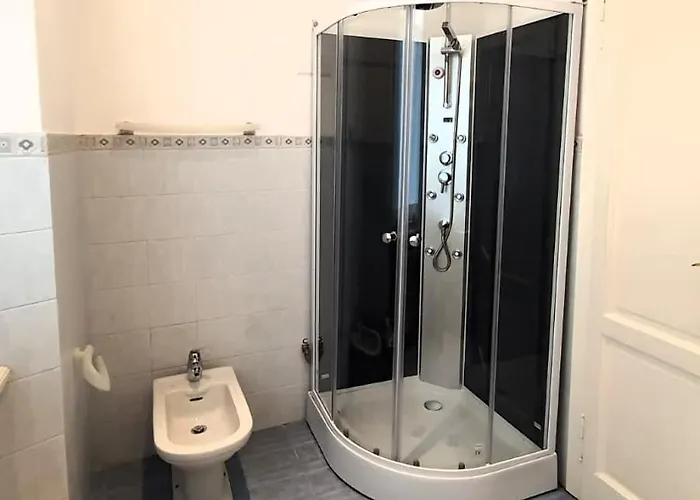 לינה וארוחת בוקר Marina Boutique & 4*