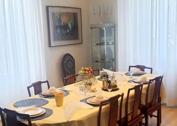 Marina Boutique & לינה וארוחת בוקר